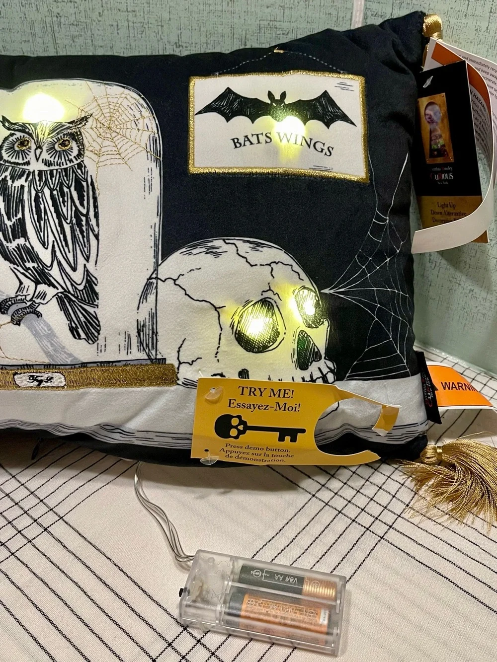 NWT CYNTHIA ROWLEY LIGHT-UP Halloween Decorative Luminary Pillow with Tassels